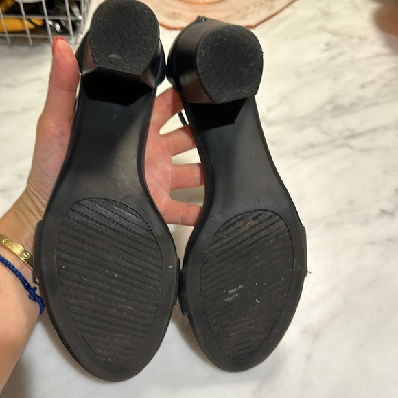 Navy block heel shoes with zipper in back size 7.5 - Picture 4 of 4